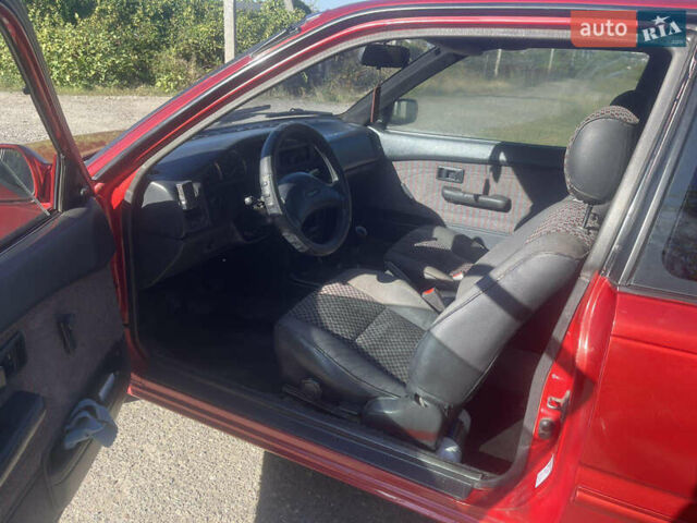 Червоний Тойота Королла, об'ємом двигуна 1.3 л та пробігом 187 тис. км за 2350 $, фото 8 на Automoto.ua
