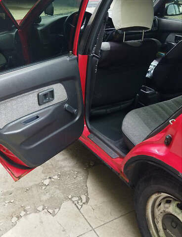 Красный Тойота Королла, объемом двигателя 1.32 л и пробегом 345 тыс. км за 1800 $, фото 4 на Automoto.ua