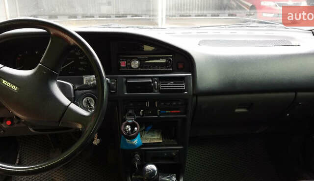 Красный Тойота Королла, объемом двигателя 1.32 л и пробегом 345 тыс. км за 1800 $, фото 1 на Automoto.ua