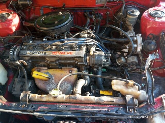 Червоний Тойота Королла, об'ємом двигуна 1.6 л та пробігом 1 тис. км за 1000 $, фото 1 на Automoto.ua