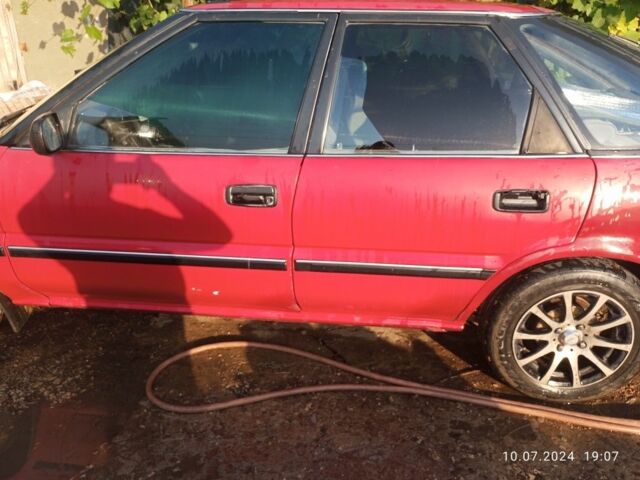 Червоний Тойота Королла, об'ємом двигуна 1.6 л та пробігом 1 тис. км за 1000 $, фото 2 на Automoto.ua