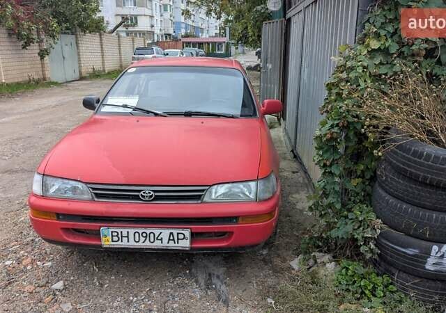 Красный Тойота Королла, объемом двигателя 1.3 л и пробегом 400 тыс. км за 2000 $, фото 5 на Automoto.ua