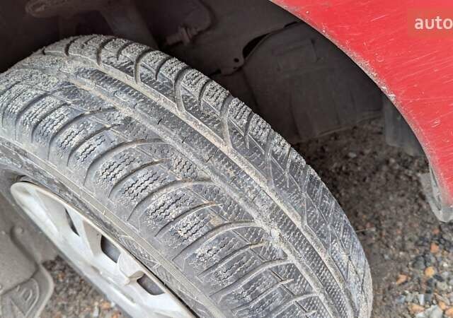 Красный Тойота Королла, объемом двигателя 1.3 л и пробегом 400 тыс. км за 2000 $, фото 6 на Automoto.ua