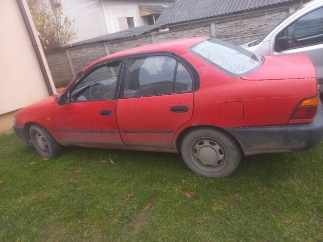 Красный Тойота Королла, объемом двигателя 1.3 л и пробегом 496 тыс. км за 1600 $, фото 6 на Automoto.ua