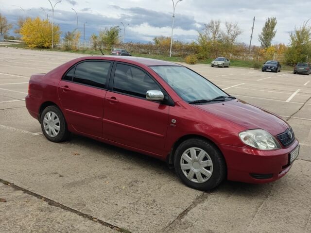 Красный Тойота Королла, объемом двигателя 1.6 л и пробегом 130 тыс. км за 4700 $, фото 3 на Automoto.ua