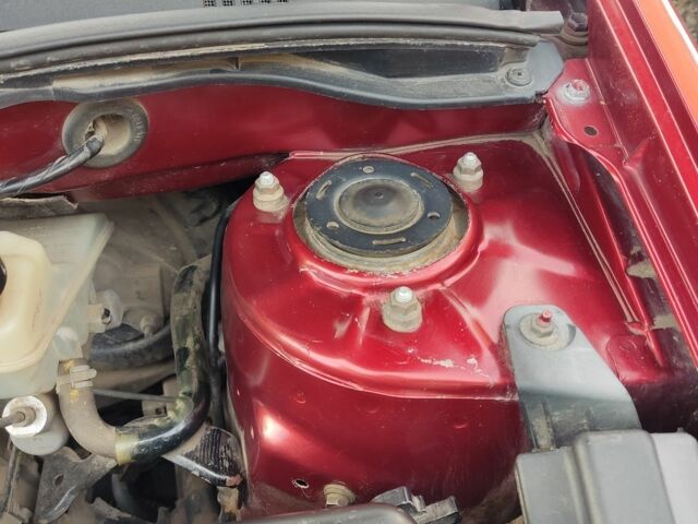 Красный Тойота Королла, объемом двигателя 1.6 л и пробегом 130 тыс. км за 4700 $, фото 19 на Automoto.ua