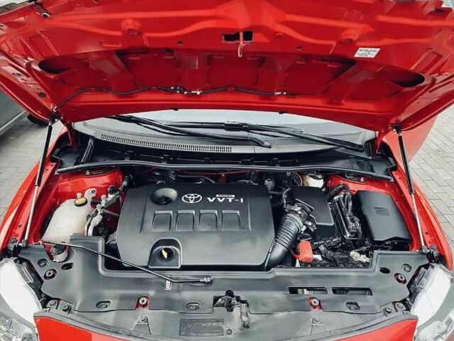 Красный Тойота Королла, объемом двигателя 1.6 л и пробегом 35 тыс. км за 9000 $, фото 3 на Automoto.ua