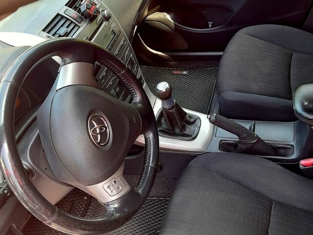 Червоний Тойота Королла, об'ємом двигуна 1.6 л та пробігом 223 тис. км за 7200 $, фото 1 на Automoto.ua