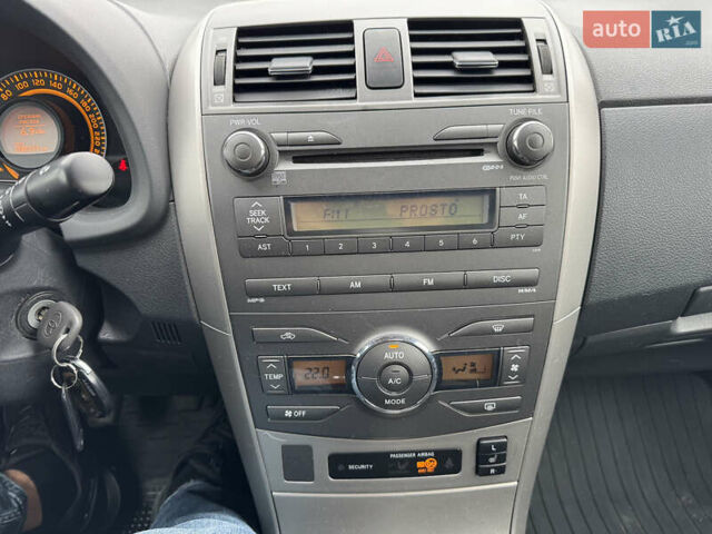 Красный Тойота Королла, объемом двигателя 1.6 л и пробегом 200 тыс. км за 7290 $, фото 20 на Automoto.ua