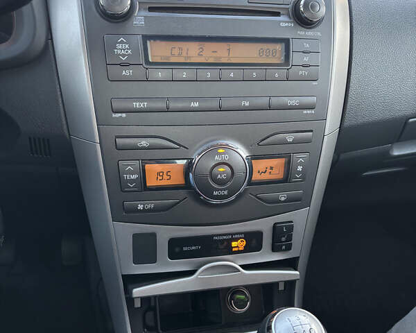 Красный Тойота Королла, объемом двигателя 1.6 л и пробегом 228 тыс. км за 6900 $, фото 11 на Automoto.ua