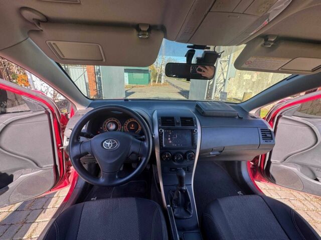 Червоний Тойота Королла, об'ємом двигуна 1.6 л та пробігом 229 тис. км за 5300 $, фото 4 на Automoto.ua