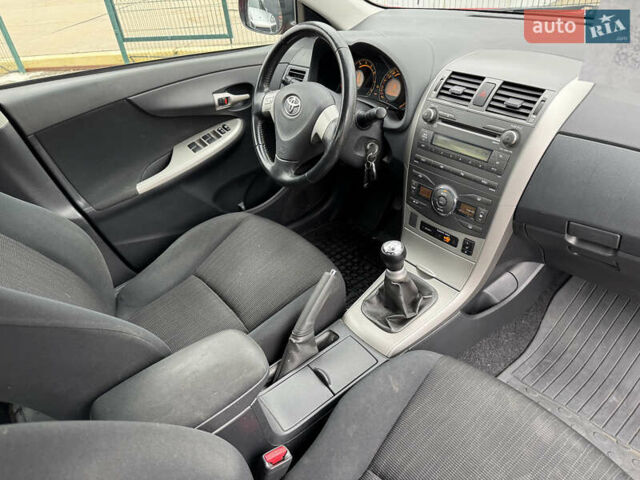 Красный Тойота Королла, объемом двигателя 1.6 л и пробегом 200 тыс. км за 7290 $, фото 31 на Automoto.ua