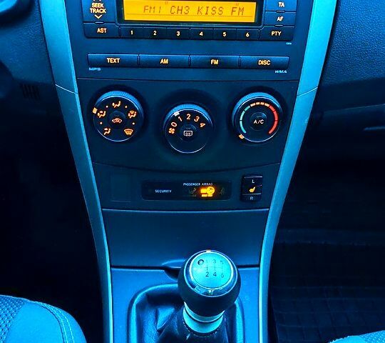 Красный Тойота Королла, объемом двигателя 1.3 л и пробегом 160 тыс. км за 8200 $, фото 6 на Automoto.ua