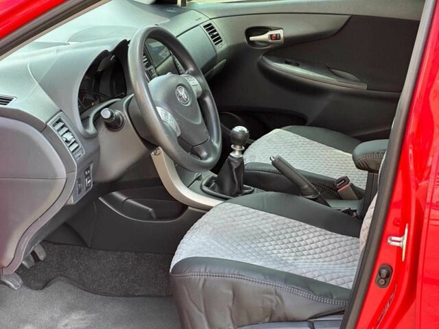 Красный Тойота Королла, объемом двигателя 1.3 л и пробегом 162 тыс. км за 6790 $, фото 9 на Automoto.ua