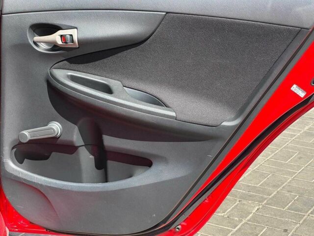 Красный Тойота Королла, объемом двигателя 1.3 л и пробегом 162 тыс. км за 6790 $, фото 16 на Automoto.ua