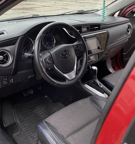 Красный Тойота Королла, объемом двигателя 1.8 л и пробегом 150 тыс. км за 13999 $, фото 9 на Automoto.ua