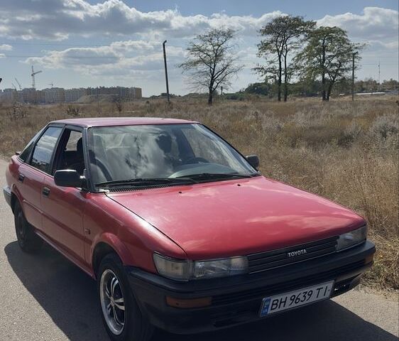 Красный Тойота Королла, объемом двигателя 1.3 л и пробегом 3 тыс. км за 1300 $, фото 5 на Automoto.ua