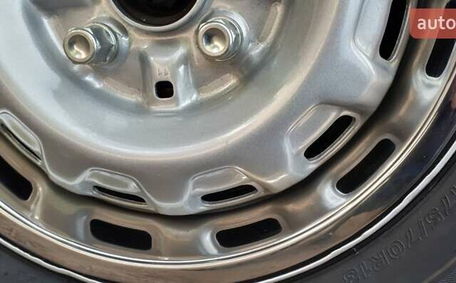 Червоний Тойота Королла, об'ємом двигуна 1.3 л та пробігом 374 тис. км за 2350 $, фото 9 на Automoto.ua