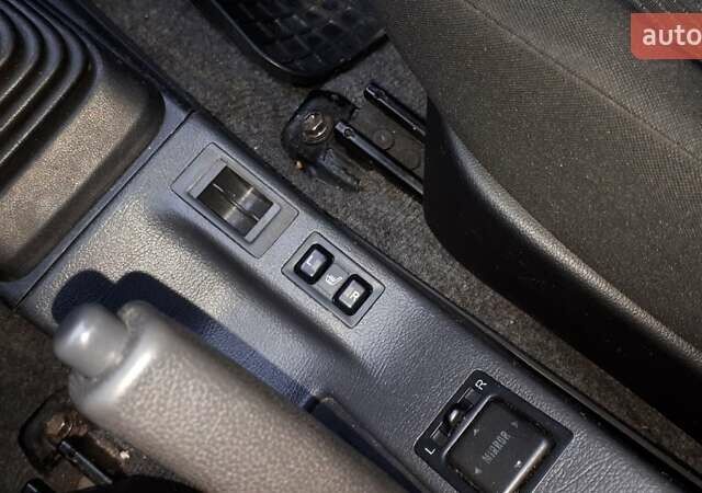 Червоний Тойота Королла, об'ємом двигуна 1.3 л та пробігом 374 тис. км за 2350 $, фото 17 на Automoto.ua