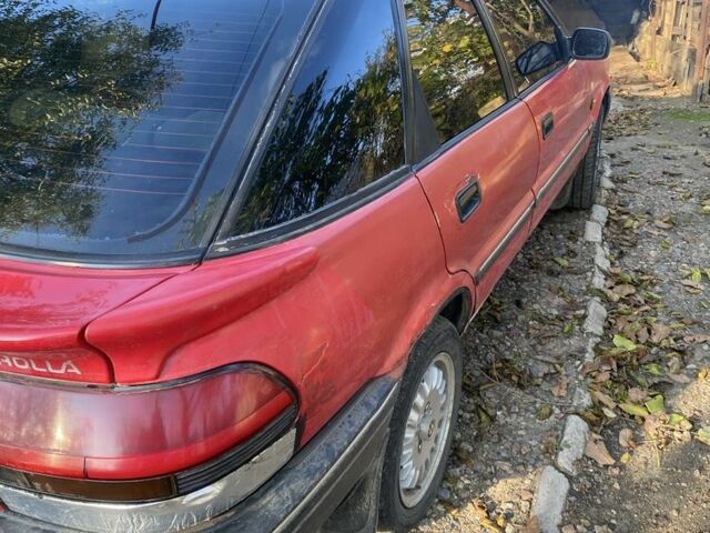 Красный Тойота Королла, объемом двигателя 1.3 л и пробегом 200 тыс. км за 1300 $, фото 3 на Automoto.ua