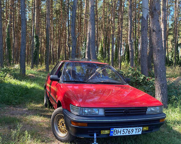 Красный Тойота Королла, объемом двигателя 1.3 л и пробегом 229 тыс. км за 2350 $, фото 2 на Automoto.ua