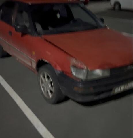 Червоний Тойота Королла, об'ємом двигуна 1.3 л та пробігом 200 тис. км за 850 $, фото 1 на Automoto.ua