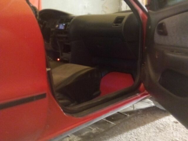 Красный Тойота Королла, объемом двигателя 1.4 л и пробегом 423 тыс. км за 2299 $, фото 15 на Automoto.ua