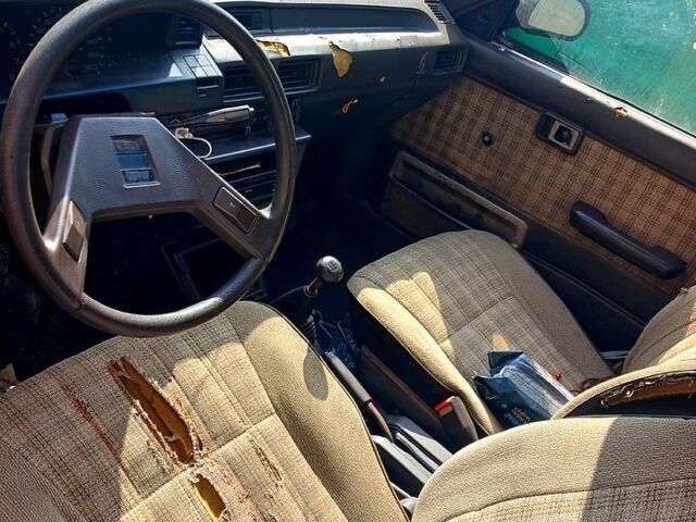 Тойота Королла, объемом двигателя 13 л и пробегом 350 тыс. км за 450 $, фото 3 на Automoto.ua