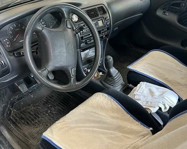 Тойота Королла, объемом двигателя 1.3 л и пробегом 250 тыс. км за 4000 $, фото 4 на Automoto.ua