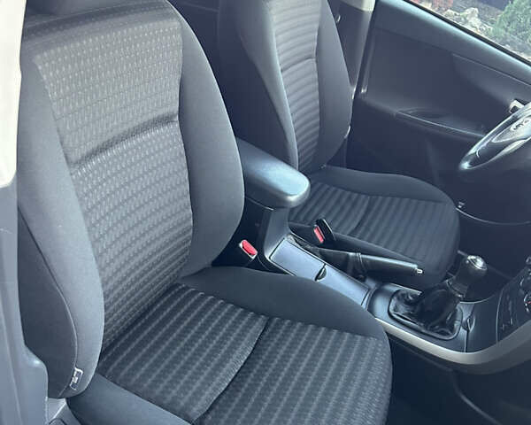 Тойота Королла, объемом двигателя 1.6 л и пробегом 155 тыс. км за 7850 $, фото 13 на Automoto.ua