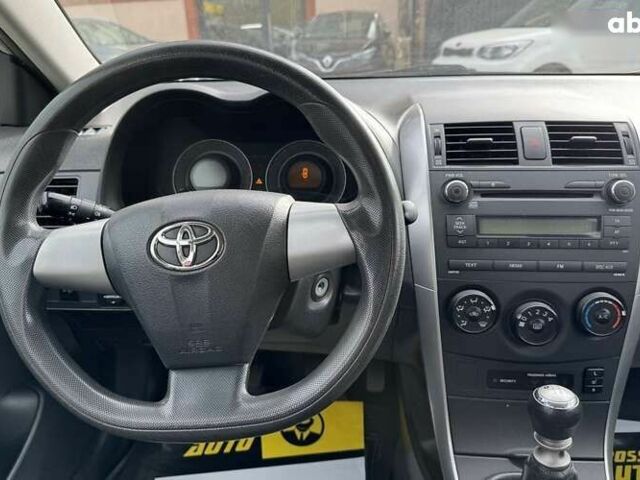 Тойота Королла, объемом двигателя 1.3 л и пробегом 98 тыс. км за 8800 $, фото 16 на Automoto.ua