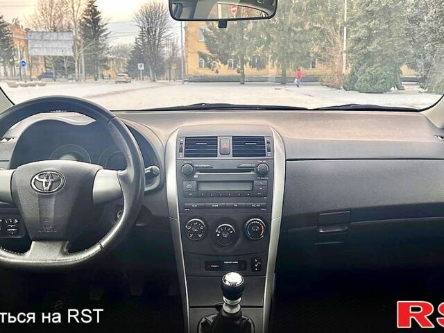 Тойота Королла, объемом двигателя 1.3 л и пробегом 72 тыс. км за 9400 $, фото 9 на Automoto.ua