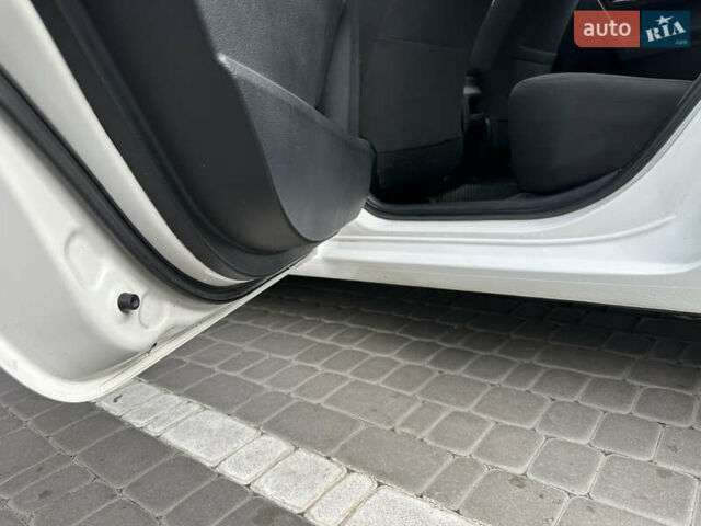 Тойота Королла, объемом двигателя 1.6 л и пробегом 205 тыс. км за 9550 $, фото 8 на Automoto.ua