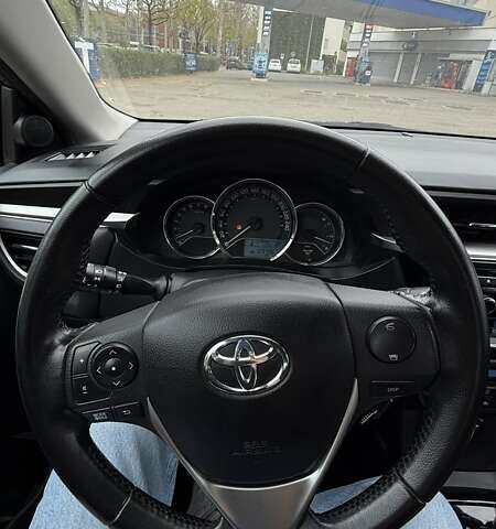 Тойота Королла, объемом двигателя 1.8 л и пробегом 123 тыс. км за 13037 $, фото 3 на Automoto.ua
