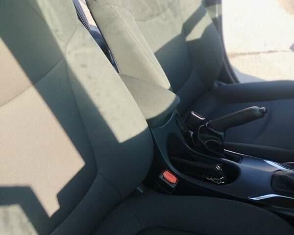 Тойота Королла, объемом двигателя 1.5 л и пробегом 91 тыс. км за 14500 $, фото 7 на Automoto.ua