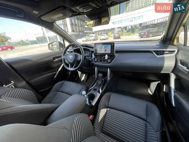 Желтый Тойота Королла, объемом двигателя 2 л и пробегом 5 тыс. км за 34000 $, фото 38 на Automoto.ua