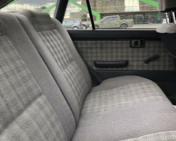 Серый Тойота Королла, объемом двигателя 1.3 л и пробегом 275 тыс. км за 1200 $, фото 10 на Automoto.ua