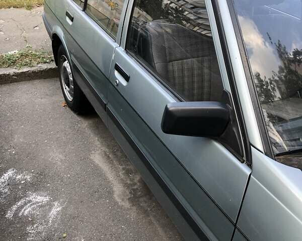 Серый Тойота Королла, объемом двигателя 1.3 л и пробегом 275 тыс. км за 1200 $, фото 4 на Automoto.ua