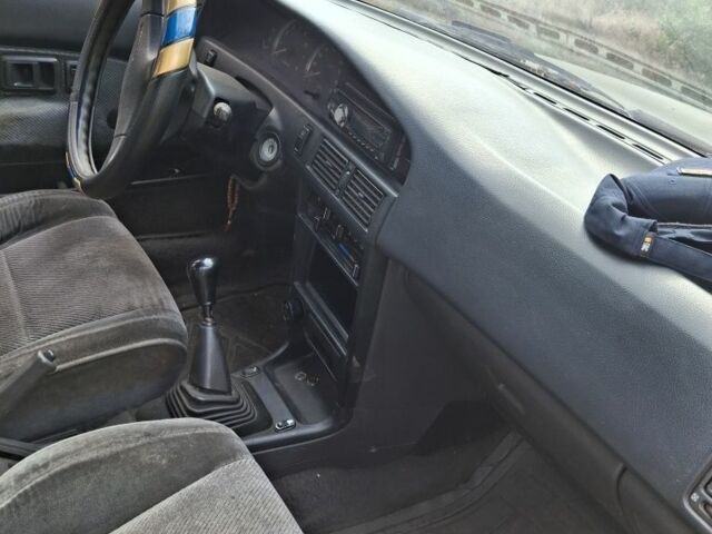 Серый Тойота Королла, объемом двигателя 1.6 л и пробегом 500 тыс. км за 1200 $, фото 1 на Automoto.ua