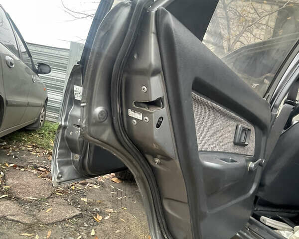 Серый Тойота Королла, объемом двигателя 1.84 л и пробегом 328 тыс. км за 1800 $, фото 13 на Automoto.ua