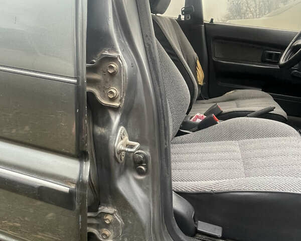 Серый Тойота Королла, объемом двигателя 1.84 л и пробегом 328 тыс. км за 1800 $, фото 15 на Automoto.ua