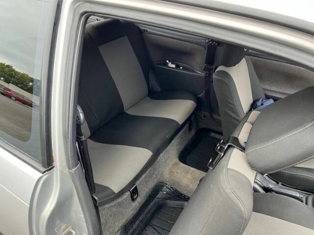 Серый Тойота Королла, объемом двигателя 1.3 л и пробегом 372 тыс. км за 1600 $, фото 8 на Automoto.ua