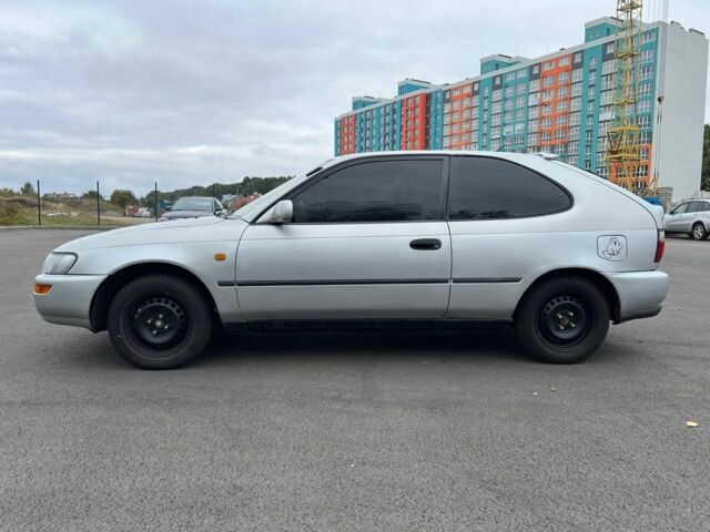 Серый Тойота Королла, объемом двигателя 1.3 л и пробегом 372 тыс. км за 1600 $, фото 2 на Automoto.ua