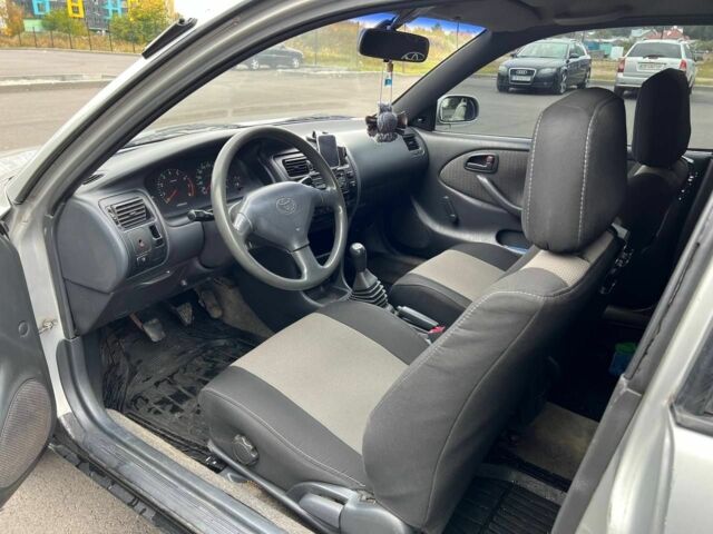Серый Тойота Королла, объемом двигателя 1.3 л и пробегом 372 тыс. км за 1600 $, фото 6 на Automoto.ua