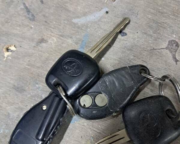 Сірий Тойота Королла, об'ємом двигуна 1.33 л та пробігом 375 тис. км за 1650 $, фото 41 на Automoto.ua