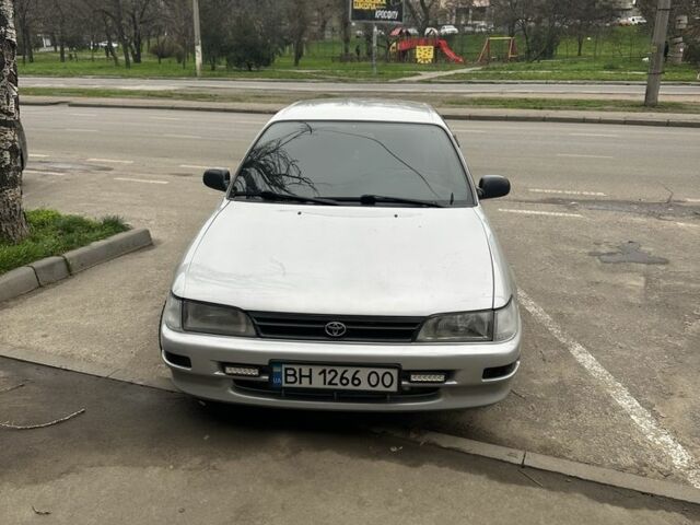 Серый Тойота Королла, объемом двигателя 1.3 л и пробегом 300 тыс. км за 3200 $, фото 1 на Automoto.ua