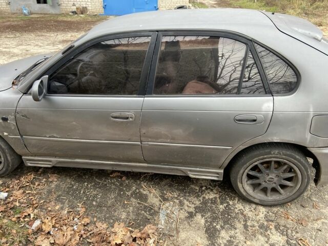 Серый Тойота Королла, объемом двигателя 1.3 л и пробегом 500 тыс. км за 800 $, фото 2 на Automoto.ua