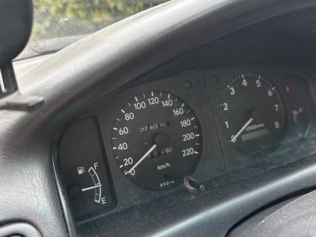 Серый Тойота Королла, объемом двигателя 1.6 л и пробегом 277 тыс. км за 3100 $, фото 5 на Automoto.ua