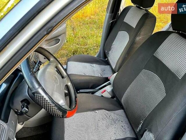 Серый Тойота Королла, объемом двигателя 1.6 л и пробегом 337 тыс. км за 2200 $, фото 10 на Automoto.ua