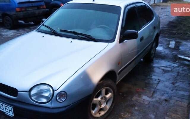 Серый Тойота Королла, объемом двигателя 1.33 л и пробегом 300 тыс. км за 2600 $, фото 5 на Automoto.ua